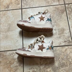 Kids Star Sneakers - White and Brown